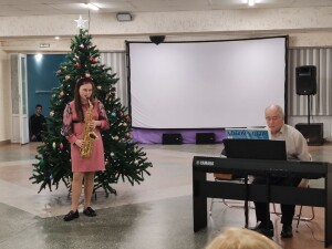 photo_5359295939421605808_y