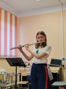 photo_5359295939421605815_y