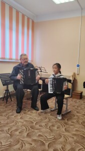 photo_5359295939421605817_y