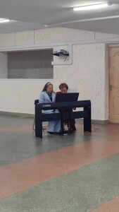 photo_5359335758063406432_y